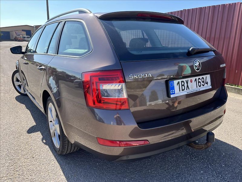 Škoda Octavia 2,0 TDi STYLE ROZVODY SERVIS - fotka 46 z 46