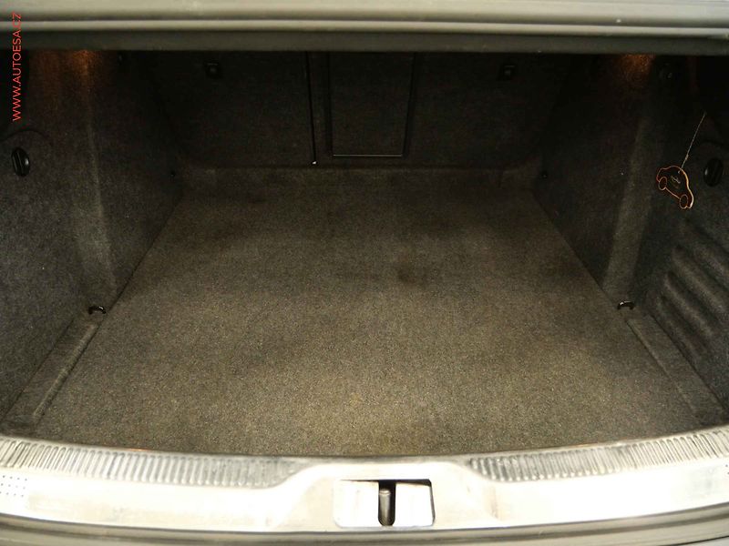 Škoda Superb (2009) 2.0 TDi, ČR, Xenon, AC - fotka 7 z 23