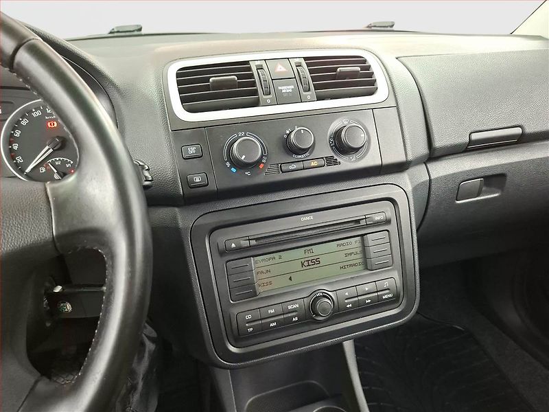Škoda Fabia (2008) 1.6 16V, nová STK - fotka 12 z 13