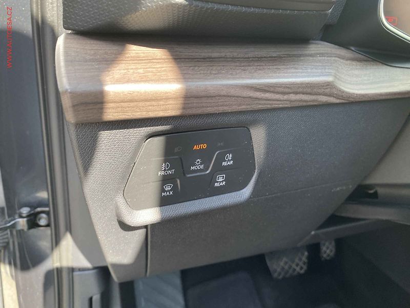 Seat Leon (2021) 2.0 TDi, Xcellence, DSG, TZ - fotka 15 z 20