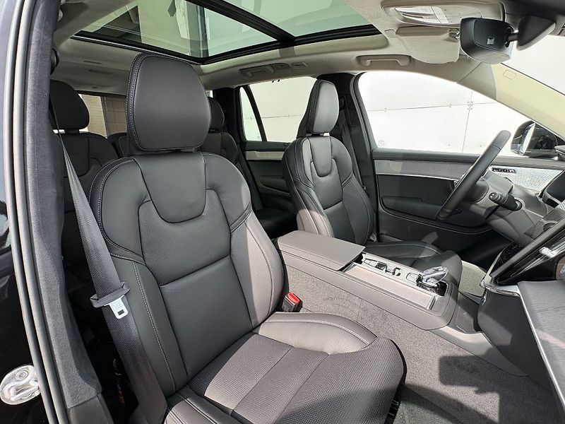 Volvo XC90 Ultra Bright T8 AWD 299kW - fotka 17 z 28