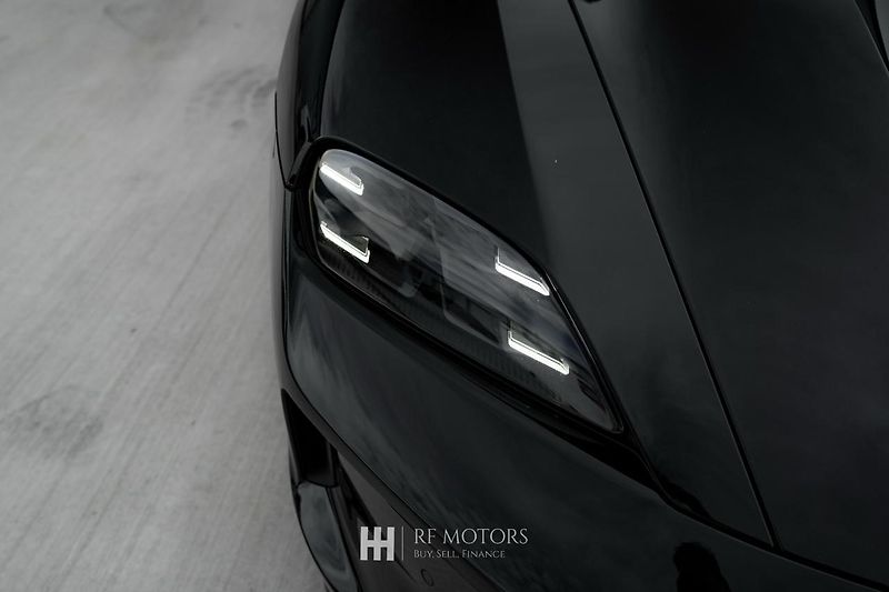 Porsche Taycan (2024) 320kW - fotka 15 z 50