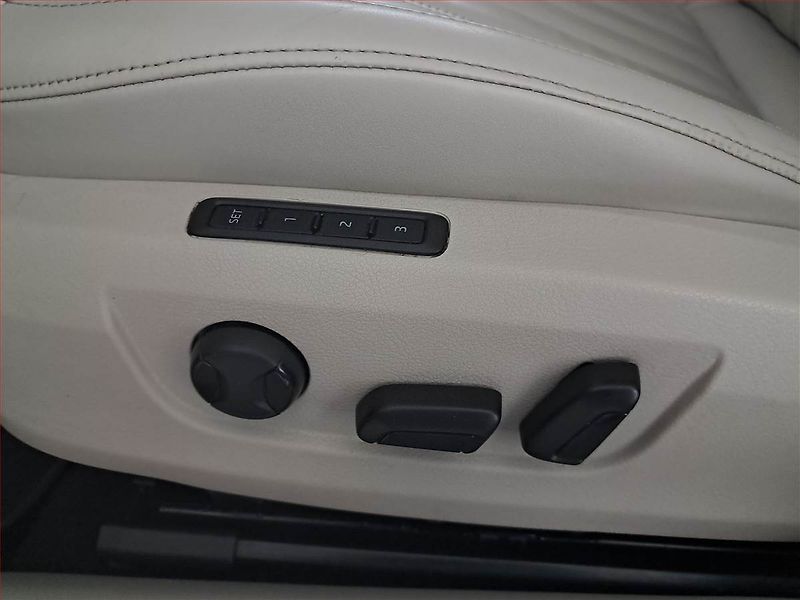 Škoda Superb (2015) Laurin&Klement 2.0 TDI - fotka 18 z 30