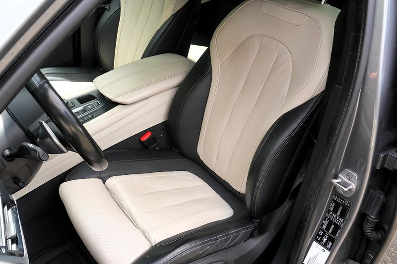 BMW X6 M50d, ČR, Tažné, Ventilace,H/K - fotka 33 z 42