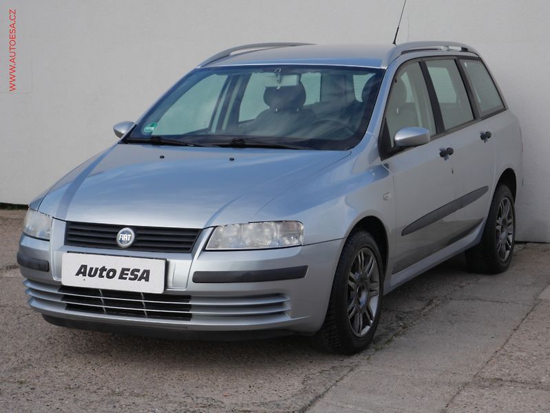 Fiat Stilo (2004) 1.6i, AC, park.čidla - fotka 3 z 16