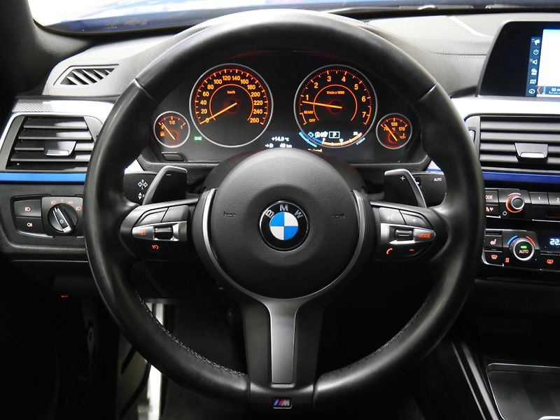 BMW Řada 4 - fotka 17 z 25