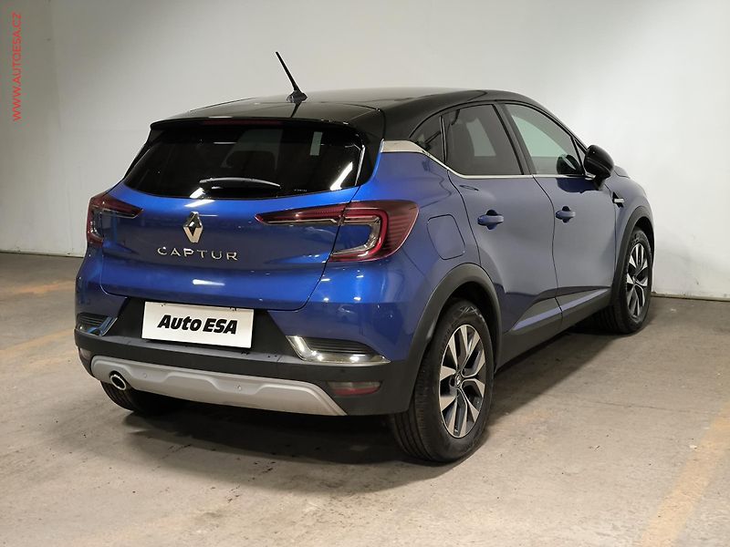 Renault Captur (2021) 1.0 TCe, 1.maj,ČR, Intense - fotka 6 z 17