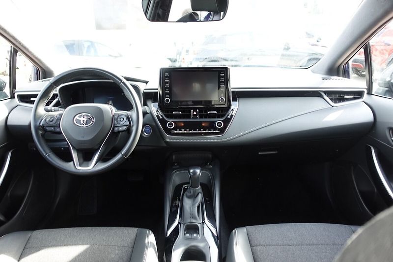 Toyota Corolla 2.0 HEV Comfort Style Tech TS - fotka 16 z 31
