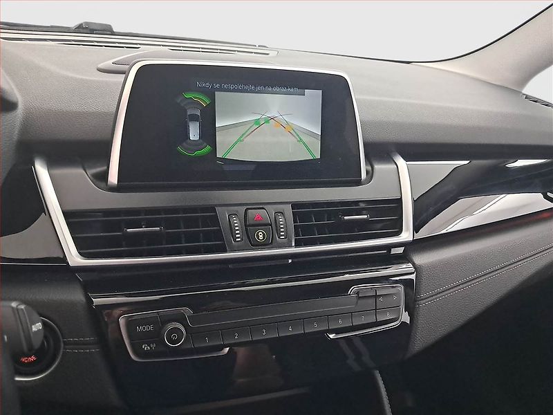 BMW Řada 2 (2019) 216i Gran Tourer, 7 míst - fotka 16 z 18