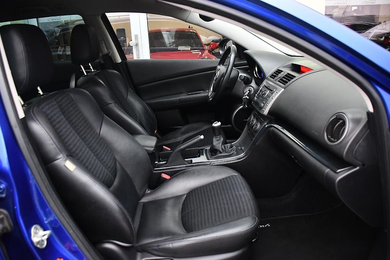 Mazda 6 2.0D 103kW AUT. A/C VYHŘ.SEDAČ - fotka 17 z 35