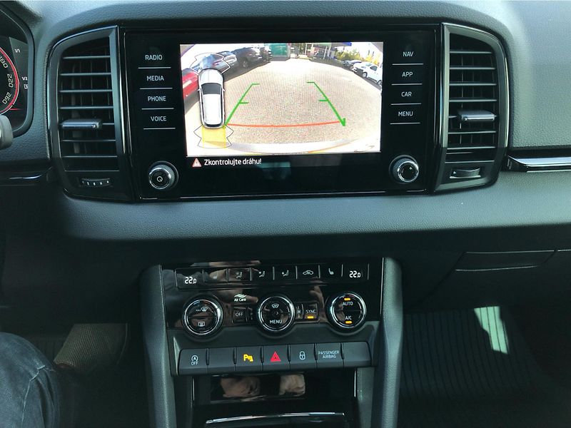 Škoda Karoq Sportline 1.5 TSI DSG - fotka 21 z 30