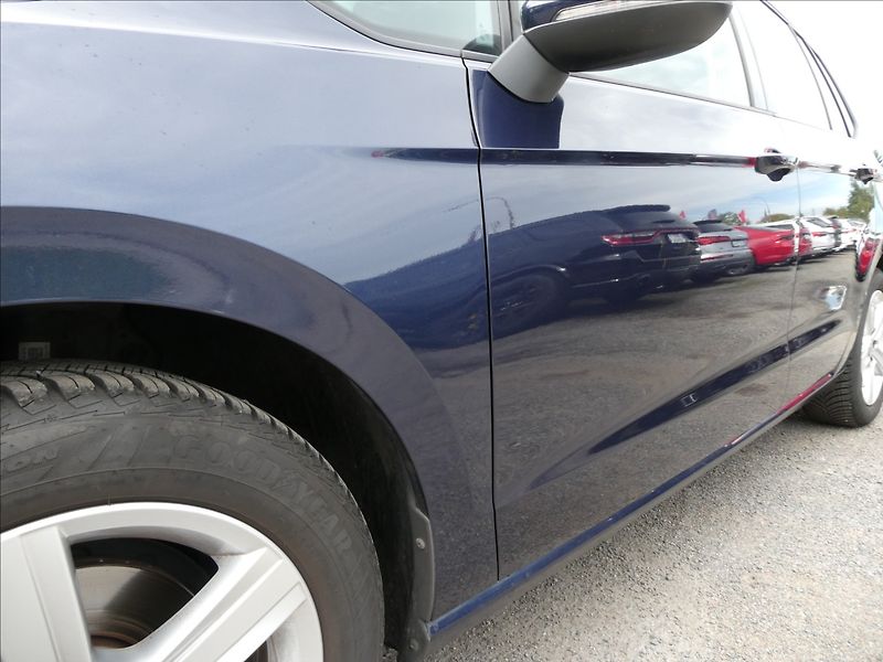 Volkswagen Golf Sportsvan 1,6 TDi 81kW 1.MAJITEL,servisk - fotka 14 z 53