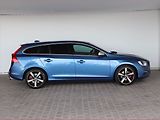 Volvo V60 (2018) R-Design D4 2.0, Automat, Kůže - náhled 4