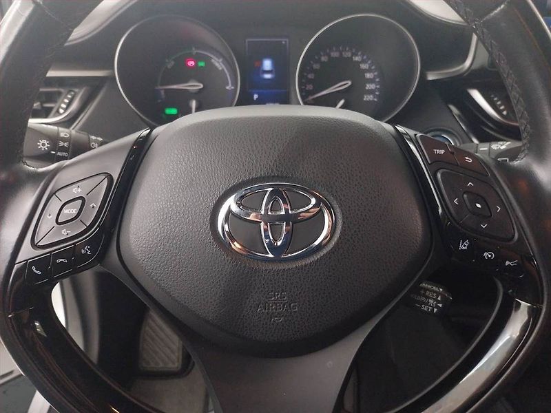 Toyota C-HR (2018) 1.8 Hybrid - fotka 21 z 21