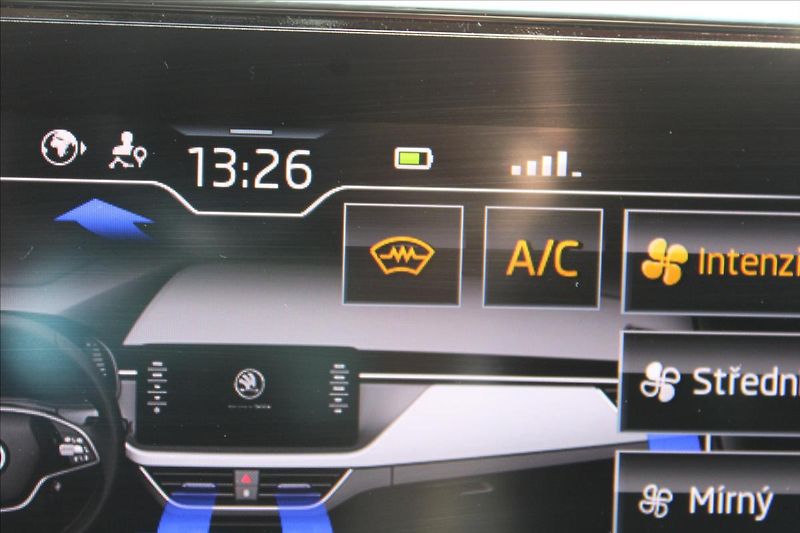 Škoda Scala 1,0 TSI  1.MAJ,A/T,MONTE CARLO - fotka 19 z 36