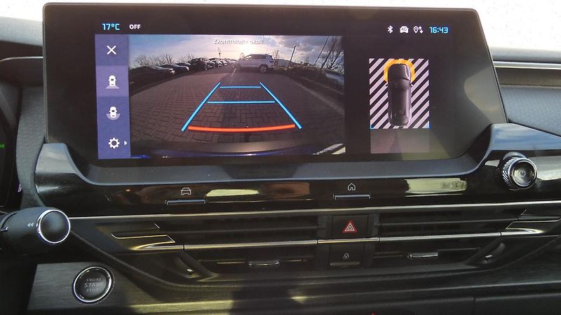 Citroën C5 X 1.6 PureTech 180 EAT8 Shine - fotka 15 z 23