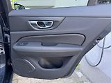 Volvo V60 B4 FWD PLUS DARK // 1. Maj. - náhled 22