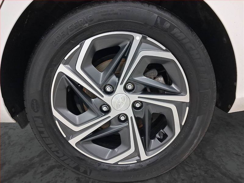 Hyundai i30 (2020) Family Smart 1.5 T-GDI MHEV - fotka 14 z 23