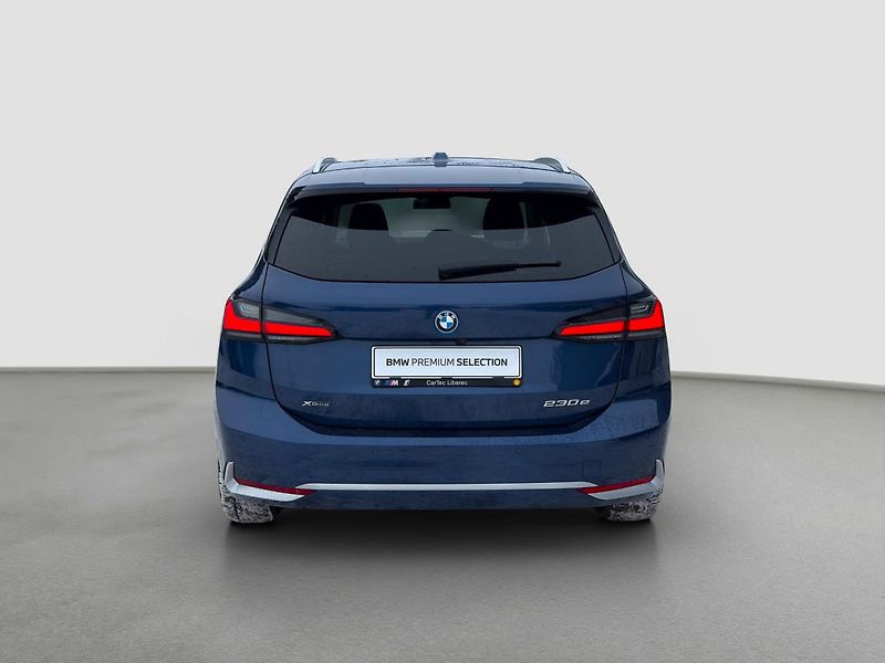 BMW Řada 2 230e xDrive Active Tourer - fotka 7 z 11