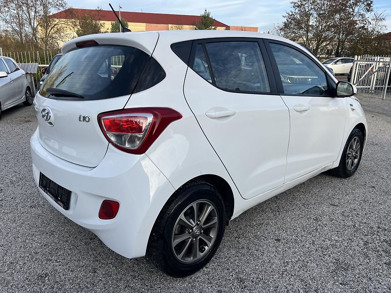 Hyundai i10 (2015) 1.0i 49kw, REZERVACE - fotka 8 z 28