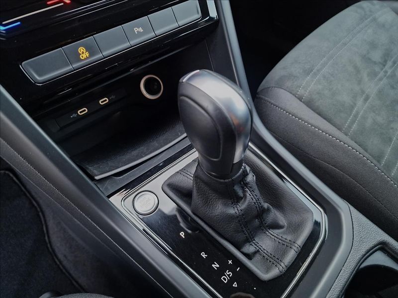 Volkswagen Touran 1.5 TSI DSG Evo Highline,ČR - fotka 35 z 50