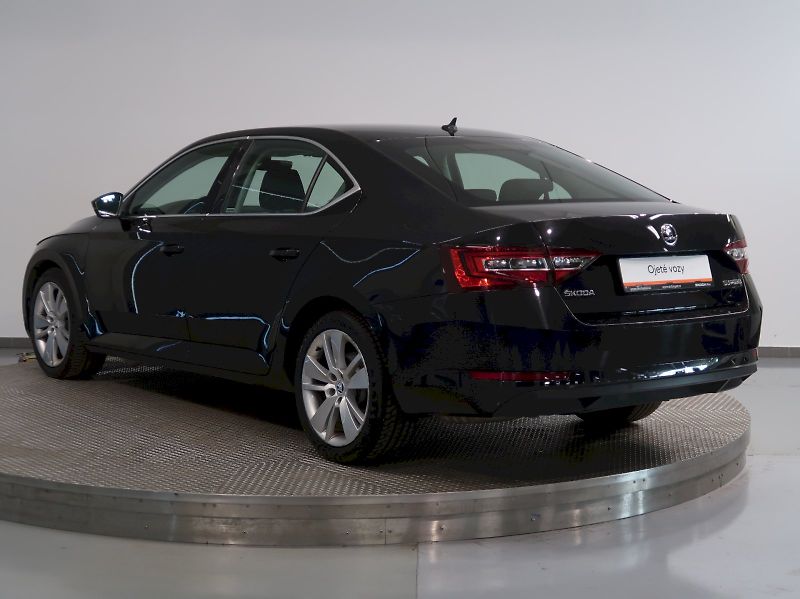 Škoda Superb (2018) STYLE 2.0TDI 140KW DSG CANTON - fotka 7 z 42