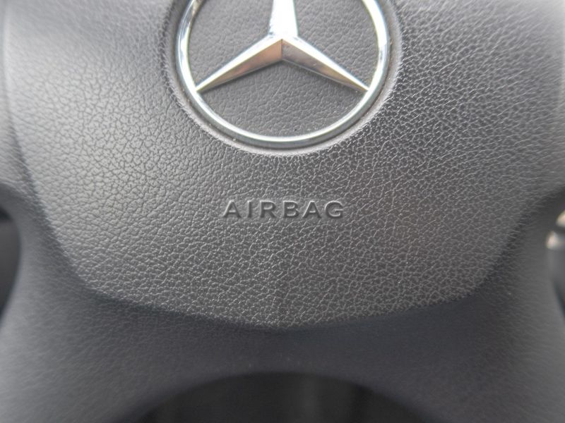 Mercedes-Benz Třídy C (2009) 200CDI man – 2x ALU kola - fotka 31 z 46