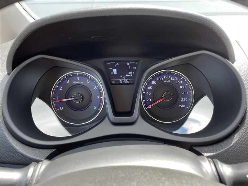 Hyundai ix20 1,6 i 91KW ČR.8TIS KM 1.MAJ. - fotka 11 z 23