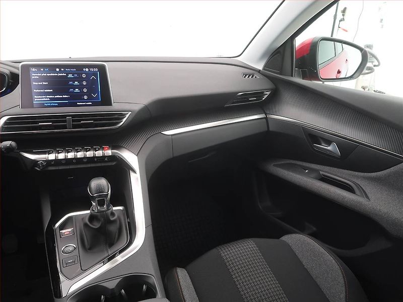 Peugeot 3008 (2021) 1.2 PureTech - fotka 8 z 16