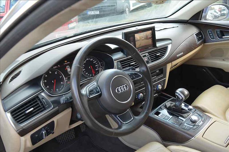 Audi A7 (2011) SPORTBACK 3,0 TFSI QUATTRO - fotka 16 z 27