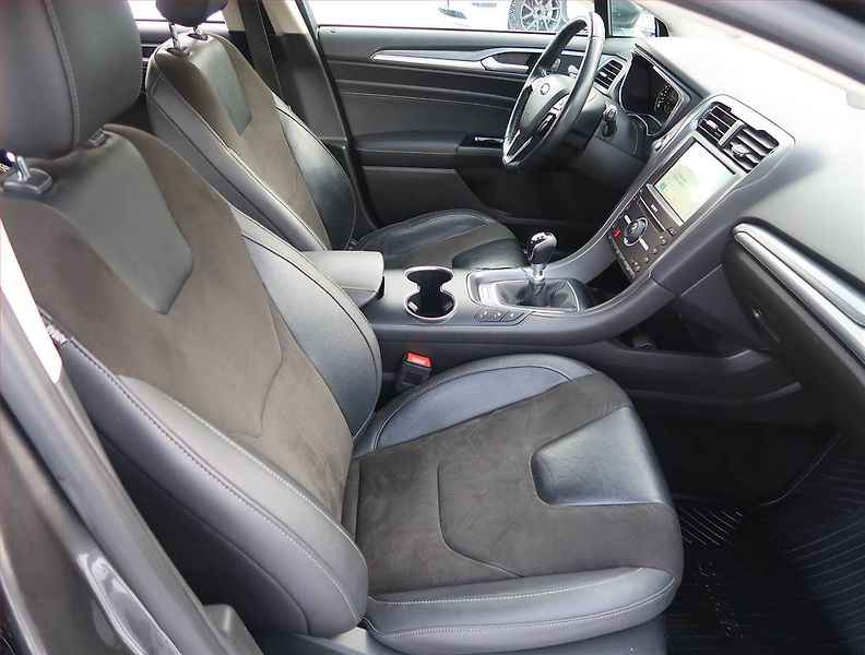 Ford Mondeo (2018) 2.0 TDCI, 4X4, Navi, Tempomat - fotka 9 z 20