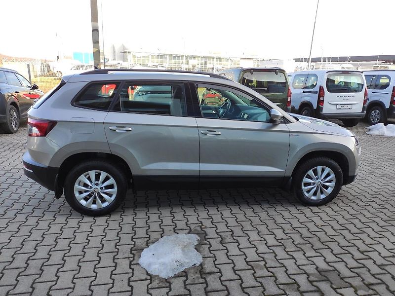 Škoda Karoq (2018) Ambition 1.0 TSI 96kW MAN6 TZ - fotka 7 z 30