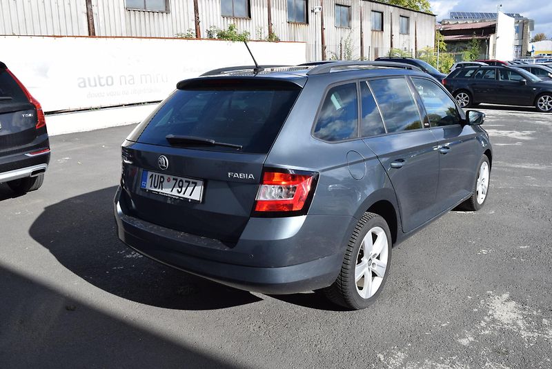 Škoda Fabia (2017) 1.2TSI 81kw DSG JOY NAVI APP - fotka 7 z 41