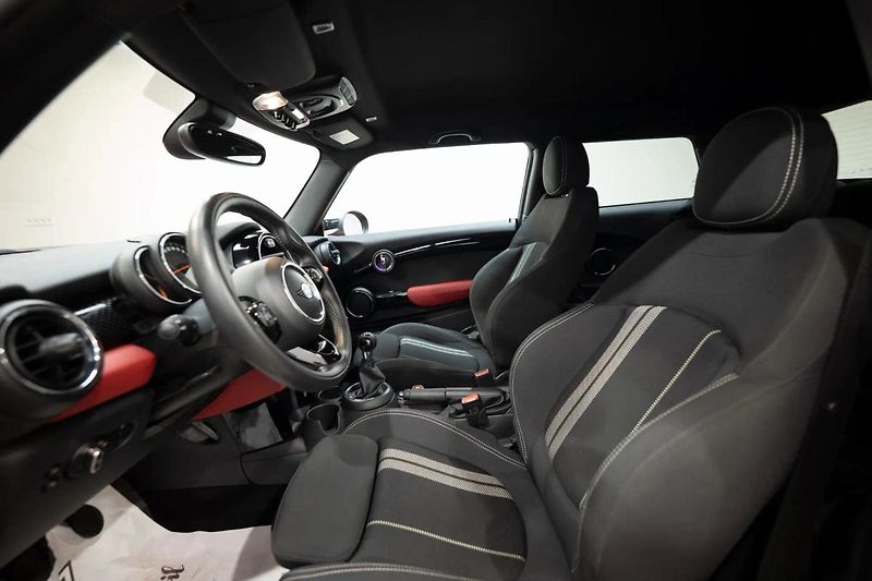 Mini Cooper S 2.0 141 kW - fotka 11 z 35