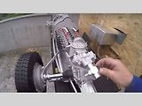 Funkční model motoru V16 v měřítku 1:3.