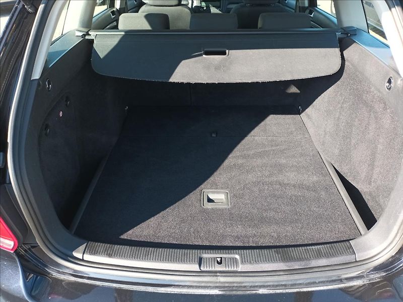 Volkswagen Golf 1,2 TSI,77KW,DIGIKLIMA,SERVIS - fotka 36 z 36