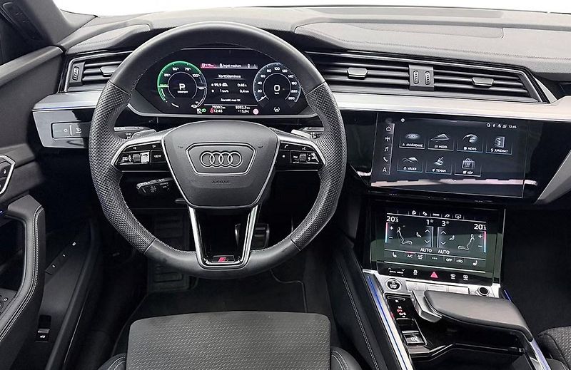 Audi Q8 e-tron 55 Sportback Q 360 Matrix Pano - fotka 19 z 36
