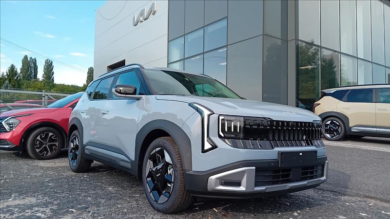Kia Seltos 1,6 T-GDi 4x2 7DCT EXCLUSIVE - fotka 3 z 5