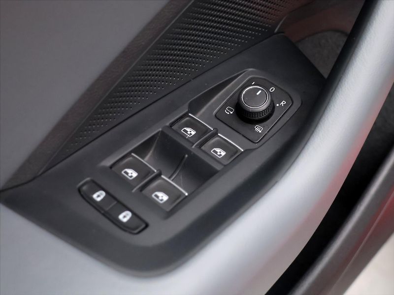 Volkswagen Passat 2,0 TDI 110kW DSG Elegance PAN - fotka 16 z 39