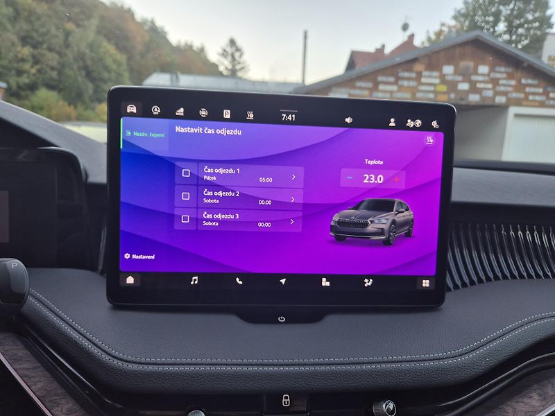 Škoda Superb ZAMLUVENO ! 110kw DSG L&K 18A - fotka 32 z 52
