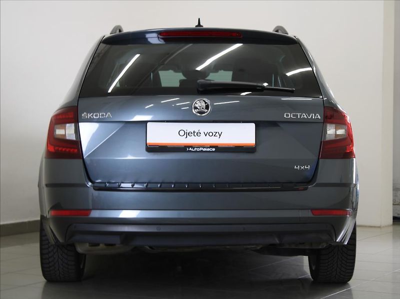 Škoda Octavia 2,0 TDi 135kW DSG 4x4 Style - fotka 4 z 27