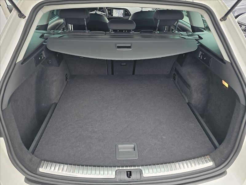 Seat Leon 1,4 TSi 92KW FR NAVI TEMPOMAT - fotka 28 z 47