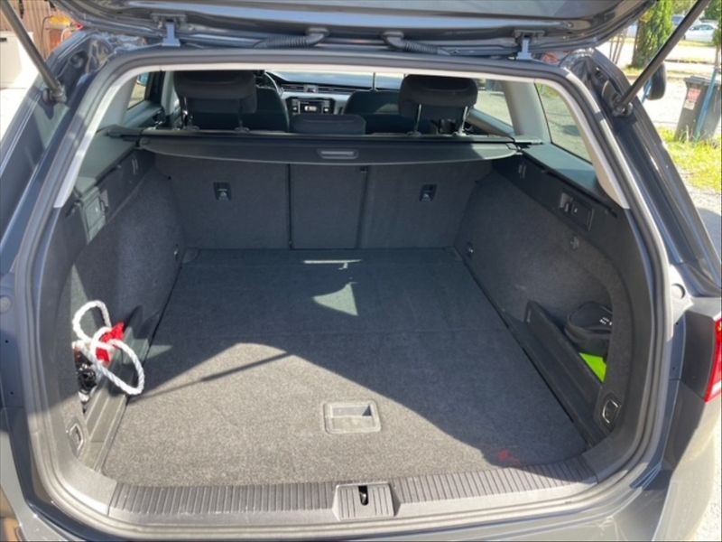 Volkswagen Passat 2,0 TDI 110 Business - fotka 6 z 11