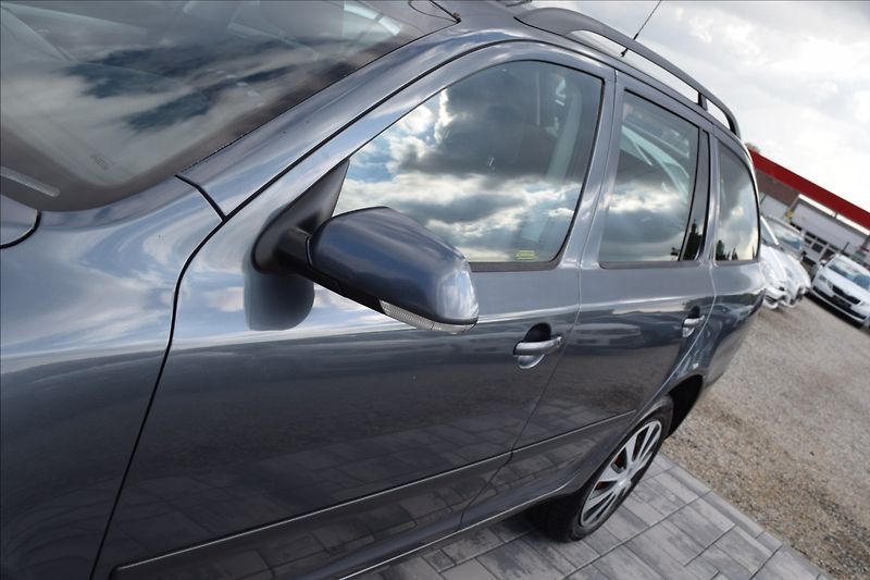 Škoda Octavia 2,0 TDi 103kw 4x4 2 SADY KOL - fotka 12 z 36