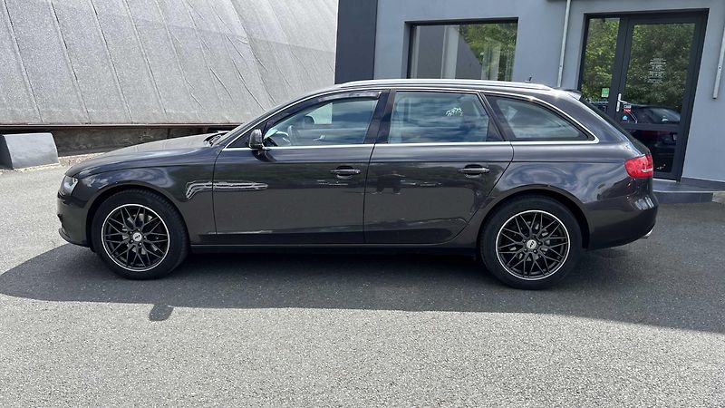 Audi A4 Avant B8 2.0 TDi 110 kW PO ROZVODECH - fotka 2 z 17
