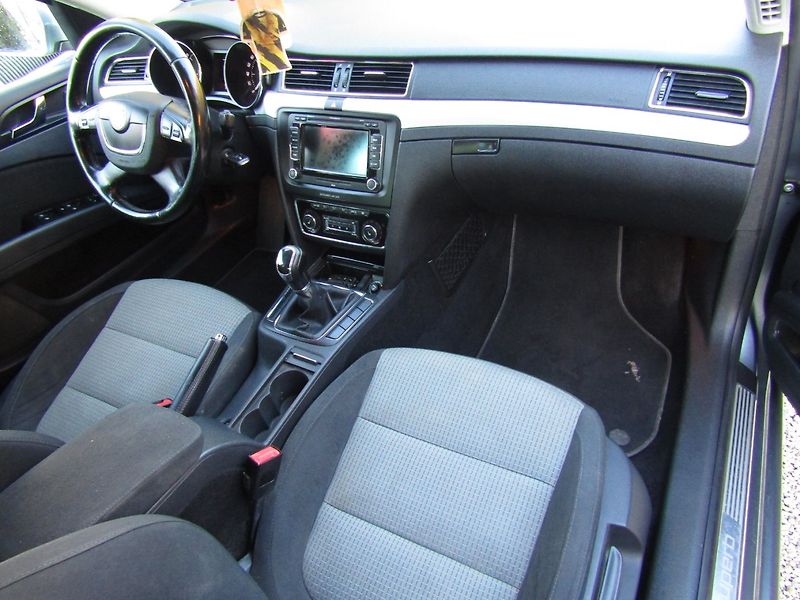 Škoda Superb (2011) 2.0 TDI 103kW  BEZ KOROZE - fotka 14 z 41