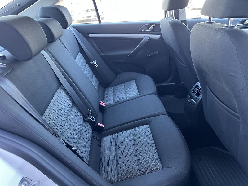 Škoda Octavia 1.6TDi 77kw TEMPOMAT ALU ČR  - fotka 25 z 35