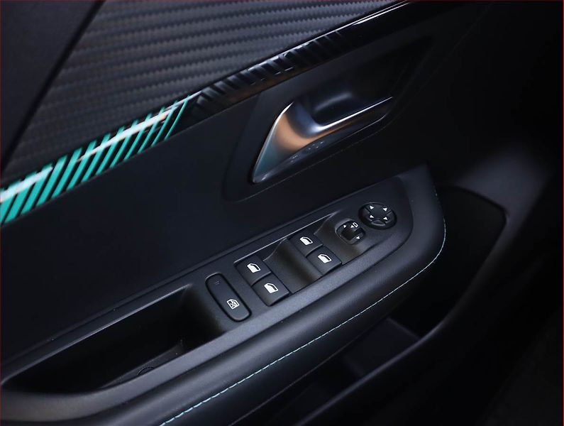 Peugeot 208 (2023) 1.2 PureTech, Automat, Navi - fotka 22 z 23