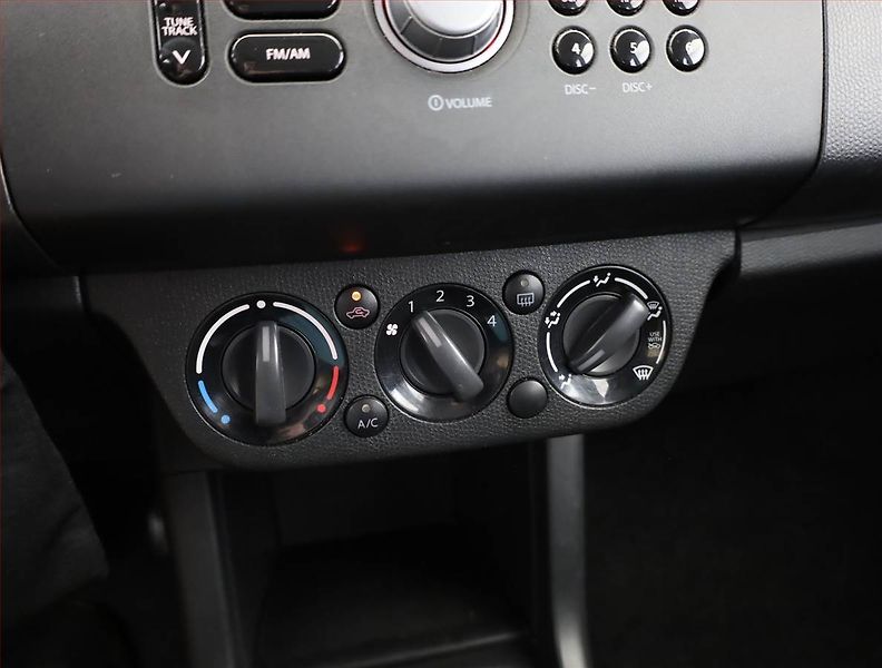 Suzuki Swift (2005) 1.3, po STK, jezdí výborně - fotka 10 z 13