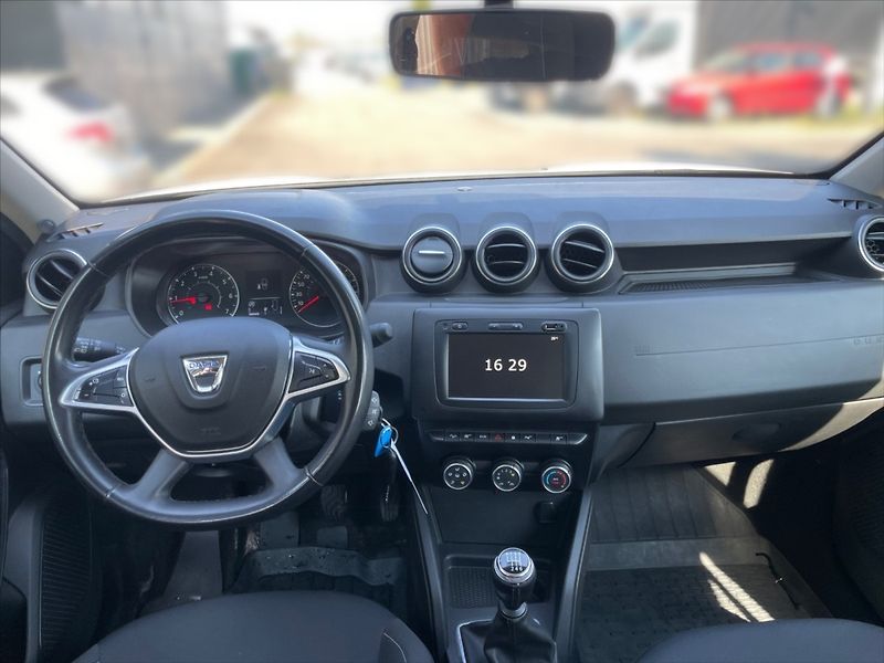 Dacia Duster 1,5 BdCi 115 Comfort 4x4 - fotka 9 z 11